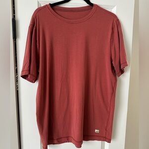 Vuori Men’s Large Shirt